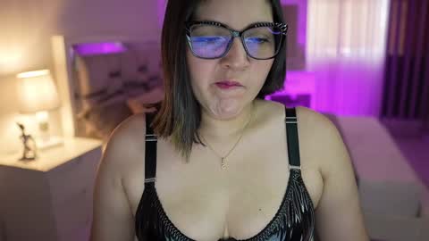 Camila buitrago online show from December 6, 4:06 pm