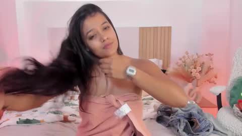 camila_bustamante_ online show from December 17, 10:38 pm
