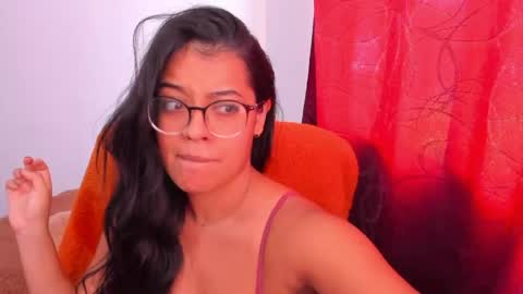 camila_bustamante_ online show from May 30, 5:54 pm