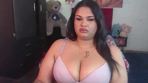 Snapshot of camila_fuenmayor chatting on March 2, 7:15 am online show from March 2, 7:15 am