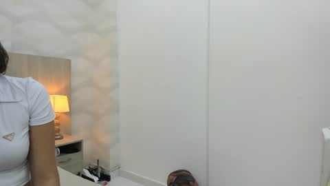 Snapshot of camila_lenox chatting on June 10, 2:56 am Camila Lenox online show from June 10, 2:56 am