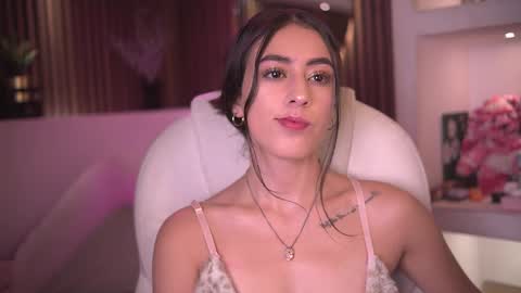 Snapshot of camila_martinez9 chatting on September 18, 11:45 am camila_martinez9 online show from September 18, 11:45 am