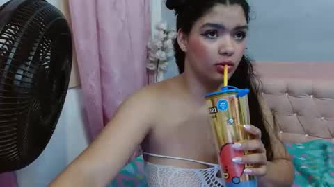 camila_meza online show from April 15, 9:15 pm