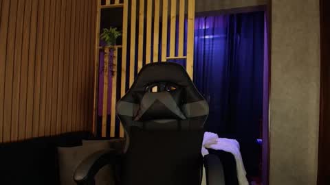    online show from March 24, 7:13 am