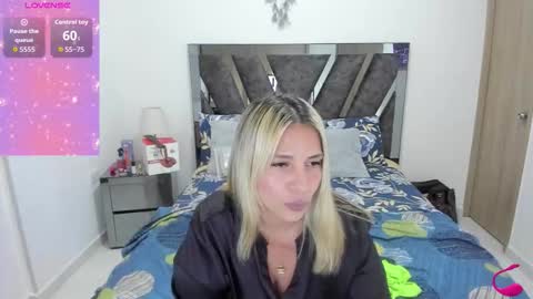 Camila online show from November 17, 8:03 pm