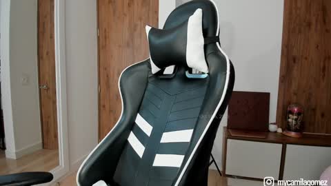 Camila online show from October 18, 2:18 pm