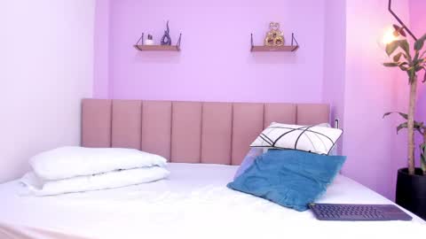 camila online show from April 18, 12:09 pm