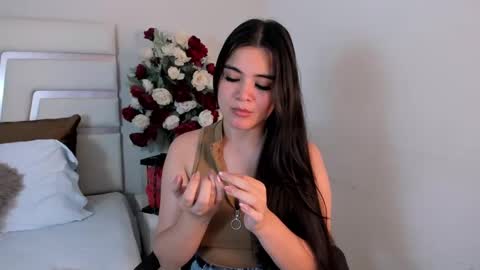 Snapshot of camilasofiia chatting on February 26, 9:27 pm Camila online show from February 26, 9:27 pm