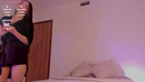 Snapshot of camile_histon chatting on October 3, 6:54 am Camile online show from October 3, 6:54 am