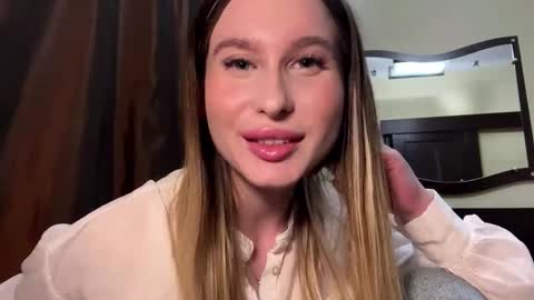 Miki online show from March 10, 2:22 pm