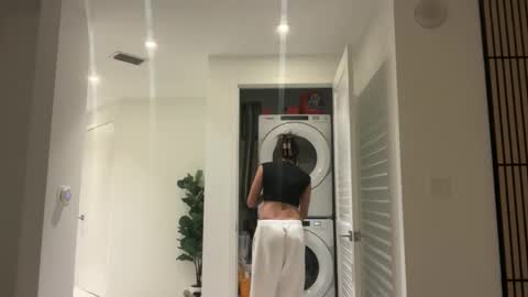 camiliakxoxo online show from February 12, 5:35 am