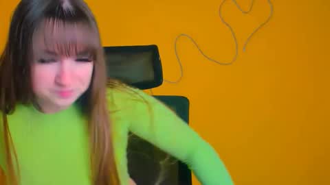 Snapshot of camilla_body chatting on April 2, 5:38 am Camilla online show from April 2, 5:38 am