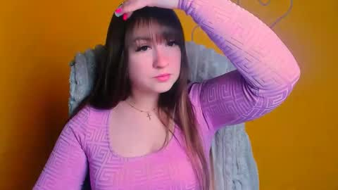 Snapshot of camilla_body chatting on April 7, 11:10 am Camilla online show from April 7, 11:10 am