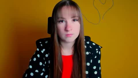 Snapshot of camilla_body chatting on May 11, 5:13 am Camilla online show from May 11, 5:13 am