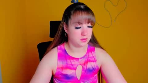 Snapshot of camilla_body chatting on May 19, 5:58 am Camilla online show from May 19, 5:58 am