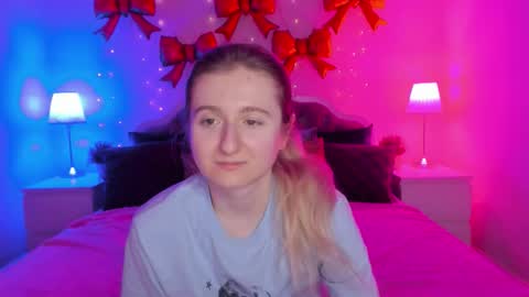 camilladreamer online show from March 18, 9:29 pm