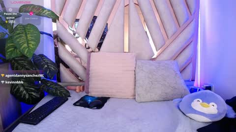 Snapshot of camille_halls chatting on January 28, 4:41 pm Camille online show from January 28, 4:41 pm
