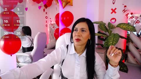 Snapshot of camille_halls chatting on February 6, 10:26 am Camille online show from February 6, 10:26 am