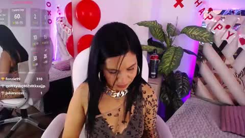 Snapshot of camille_halls chatting on February 12, 1:37 pm Camille online show from February 12, 1:37 pm