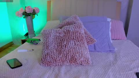 Camille Lynn online show from October 2, 12:39 am