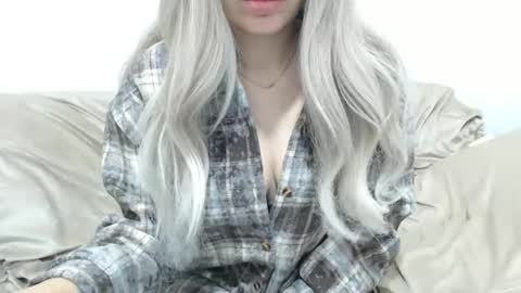 Snapshot of camillebunny chatting on December 21, 6:09 am CamilleBunny online show from December 21, 6:09 am