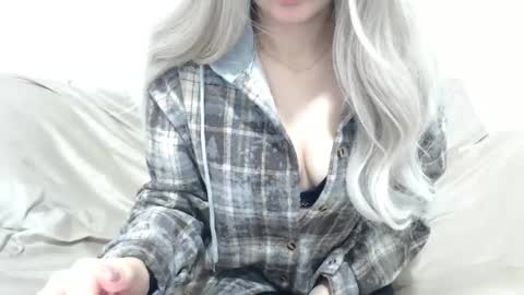 Snapshot of camillebunny chatting on January 10, 3:19 am CamilleBunny online show from January 10, 3:19 am