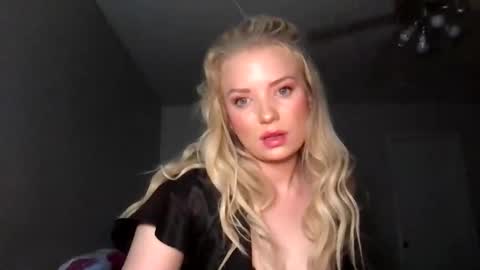 camilleclairexo online show from April 23, 6:58 am