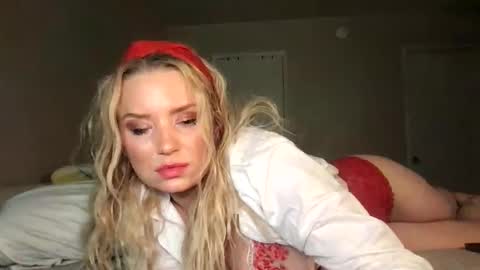 camilleclairexo online show from April 25, 5:21 am