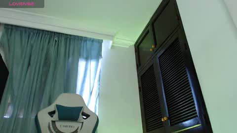 camilo_contre21 online show from December 4, 9:24 pm