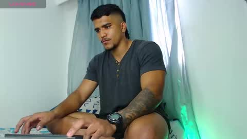 camilo_contre21 online show from December 21, 9:15 pm