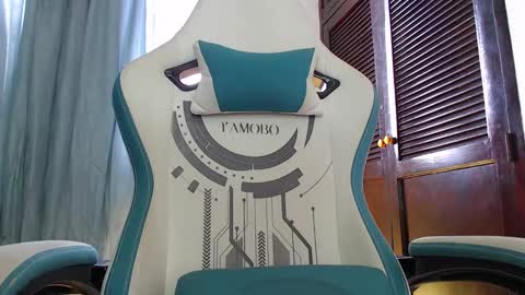 camilo_contre21 online show from February 13, 7:52 pm