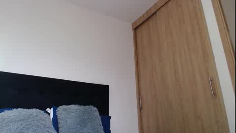 camilo_contre21 online show from September 19, 7:25 pm