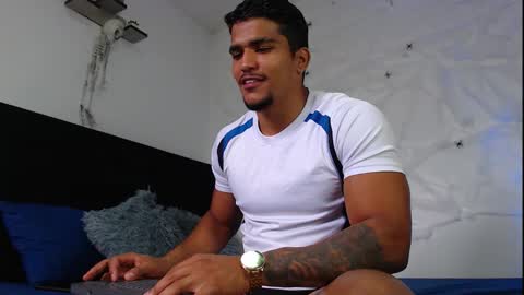 camilo_contre21 online show from October 22, 6:29 pm
