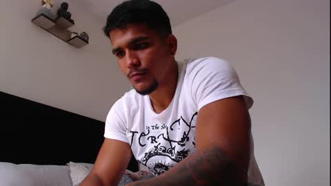 camilo_contre21 online show from November 5, 7:03 pm