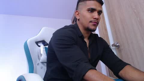 camilo_contre21 online show from March 31, 6:19 pm
