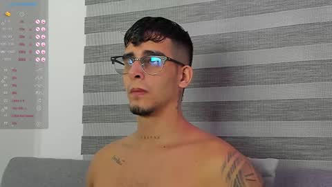   INDEPENDENT MODEL online show from January 25, 8:42 am