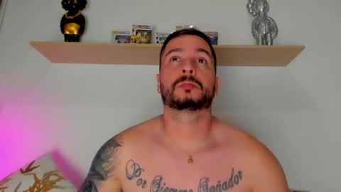 Snapshot of camilo_restrepo21 chatting on October 20, 12:00 am camilo_restrepo21 online show from October 20, 12:00 am
