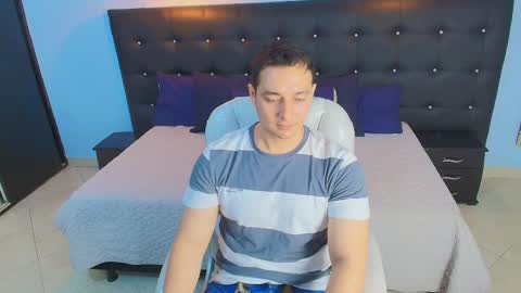 Snapshot of camilo_stark chatting on December 16, 1:43 pm Camilo online show from December 16, 1:43 pm