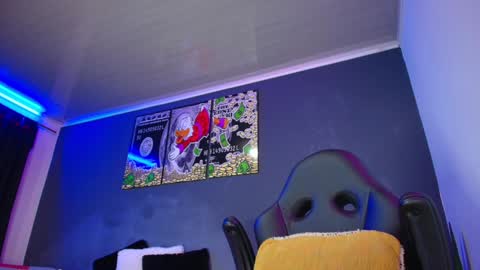 Snapshot of camiloalvarezzz3 chatting on December 30, 5:02 pm CAMILO online show from December 30, 5:02 pm