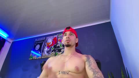 Snapshot of camiloalvarezzz3 chatting on December 31, 2:25 pm CAMILO online show from December 31, 2:25 pm