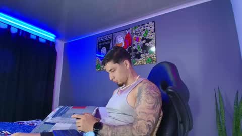Snapshot of camiloalvarezzz3 chatting on September 27, 6:24 pm CAMILO online show from September 27, 6:24 pm