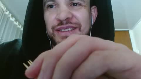 Snapshot of camiloking17 chatting on December 4, 4:54 am camilo online show from December 4, 4:54 am