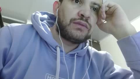 Snapshot of camiloking17 chatting on February 3, 1:41 am camilo online show from February 3, 1:41 am