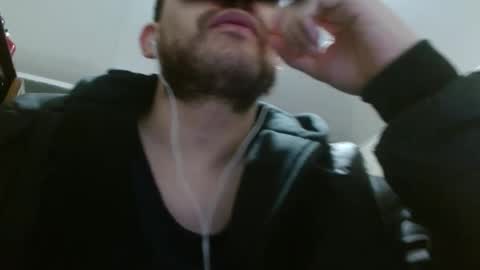 Snapshot of camiloking17 chatting on February 4, 2:07 am camilo online show from February 4, 2:07 am