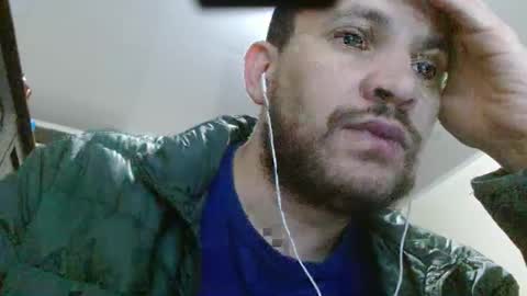 Snapshot of camiloking17 chatting on February 7, 2:19 am camilo online show from February 7, 2:19 am