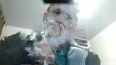 Snapshot of camiloking17 chatting on February 24, 1:02 am camilo online show from February 24, 1:02 am