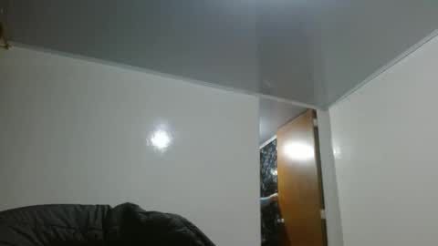 Snapshot of camiloking17 chatting on February 25, 2:03 am camilo online show from February 25, 2:03 am