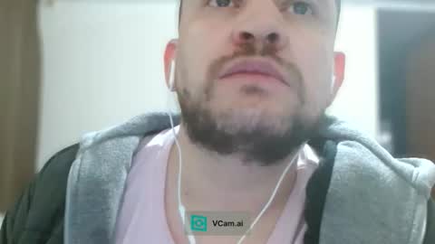 Snapshot of camiloking17 chatting on June 4, 9:26 am camilo online show from June 4, 9:26 am