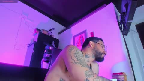 Snapshot of camilomayer chatting on October 8, 1:53 pm Camilo online show from October 8, 1:53 pm