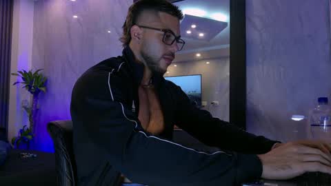 Camilo Watson online show from April 7, 1:50 am